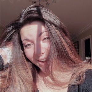 Meet your Posher, Mia